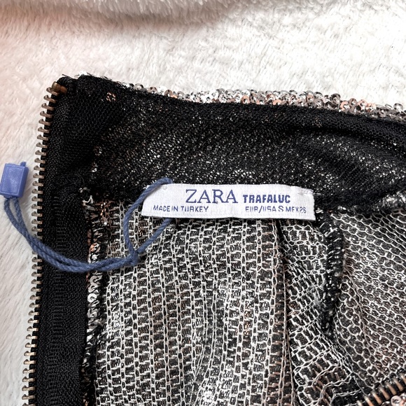 NWOT Zara silver Sequin top with zip up back size Small - Picture 4 of 6